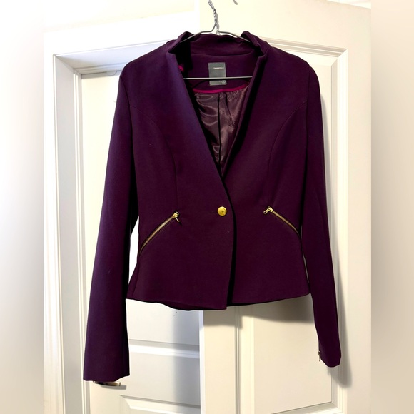 Blazer - Picture 1 of 2